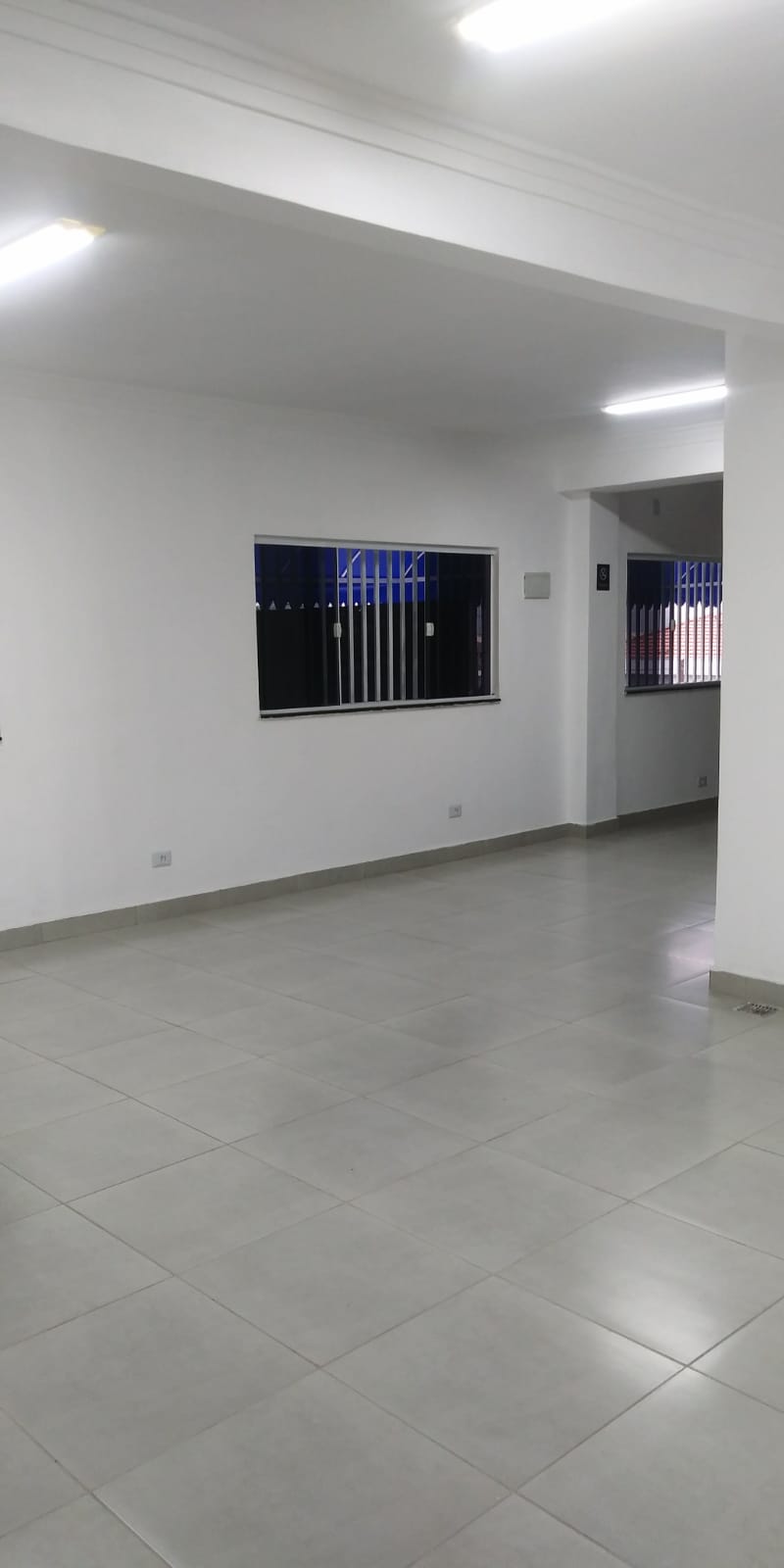934 (5) Salão Comercial Novo 120m² Localização Estratégica