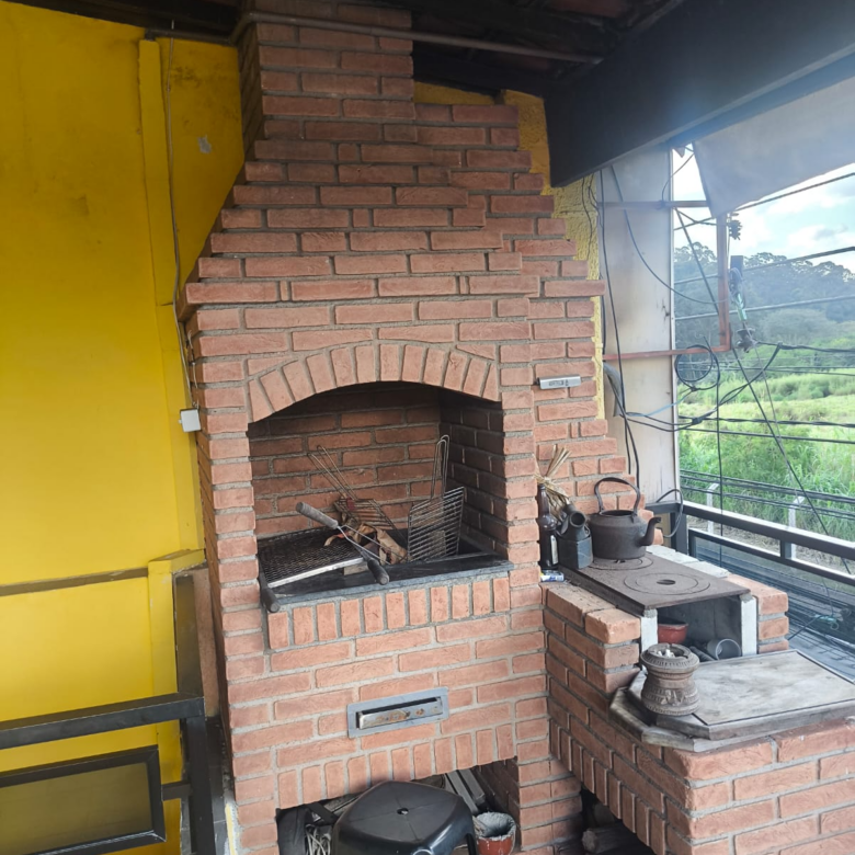 Sobrado Espaçoso e Achegado com 3 Dormitórios – Excelente Ventilação e Iluminação Natural