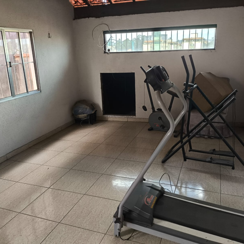 Sobrado Espaçoso e Achegado com 3 Dormitórios – Excelente Ventilação e Iluminação Natural