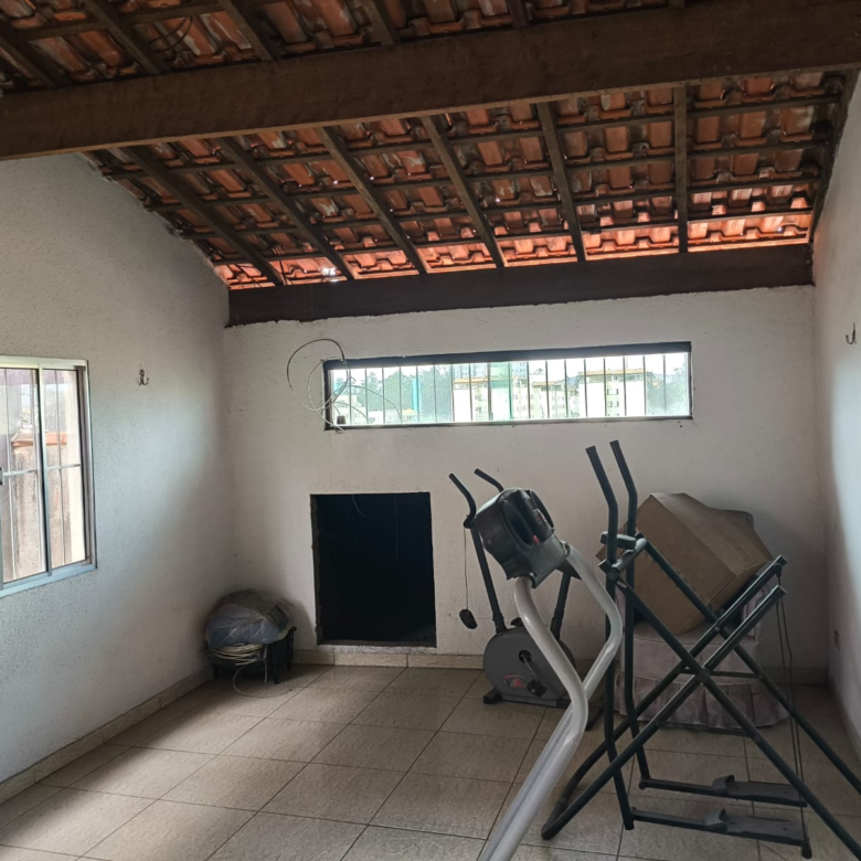 Sobrado Espaçoso e Achegado com 3 Dormitórios – Excelente Ventilação e Iluminação Natural