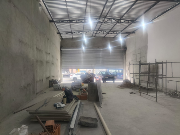 Galpão Comercial 335m2 – Jd. Zaíra