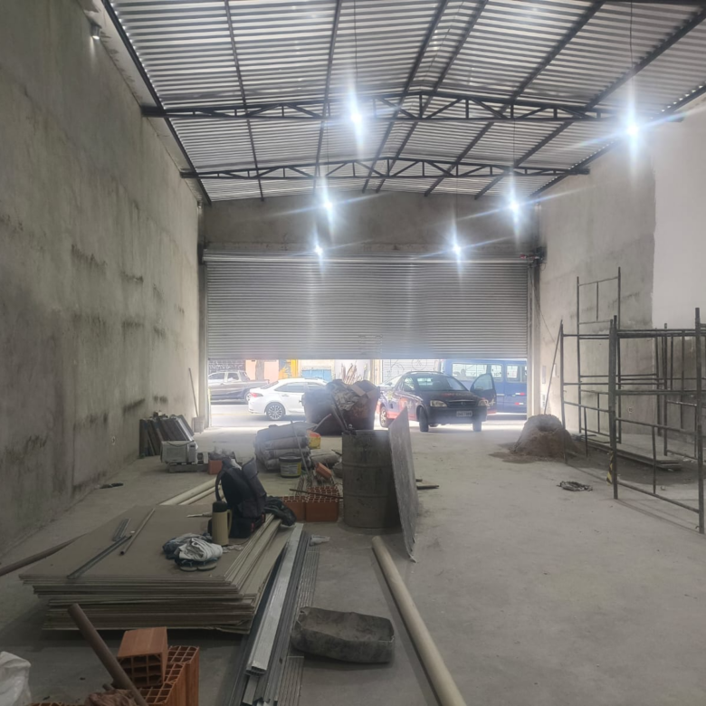 Galpão Comercial 335m2 – Jd. Zaíra